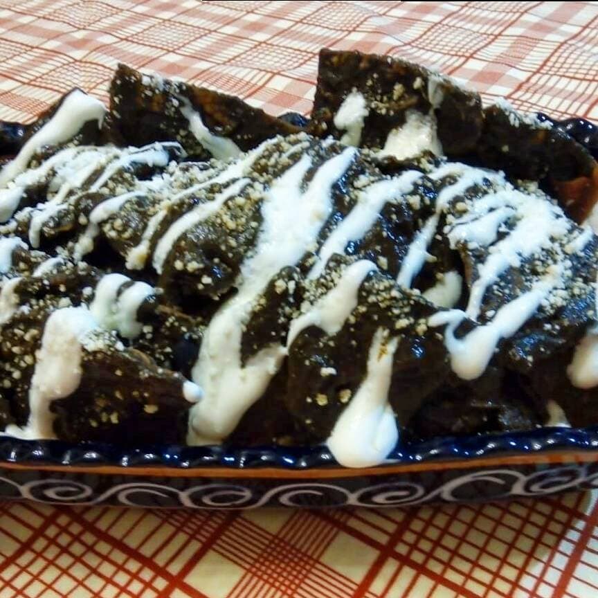 Chilaquiles de Mole Sencillos