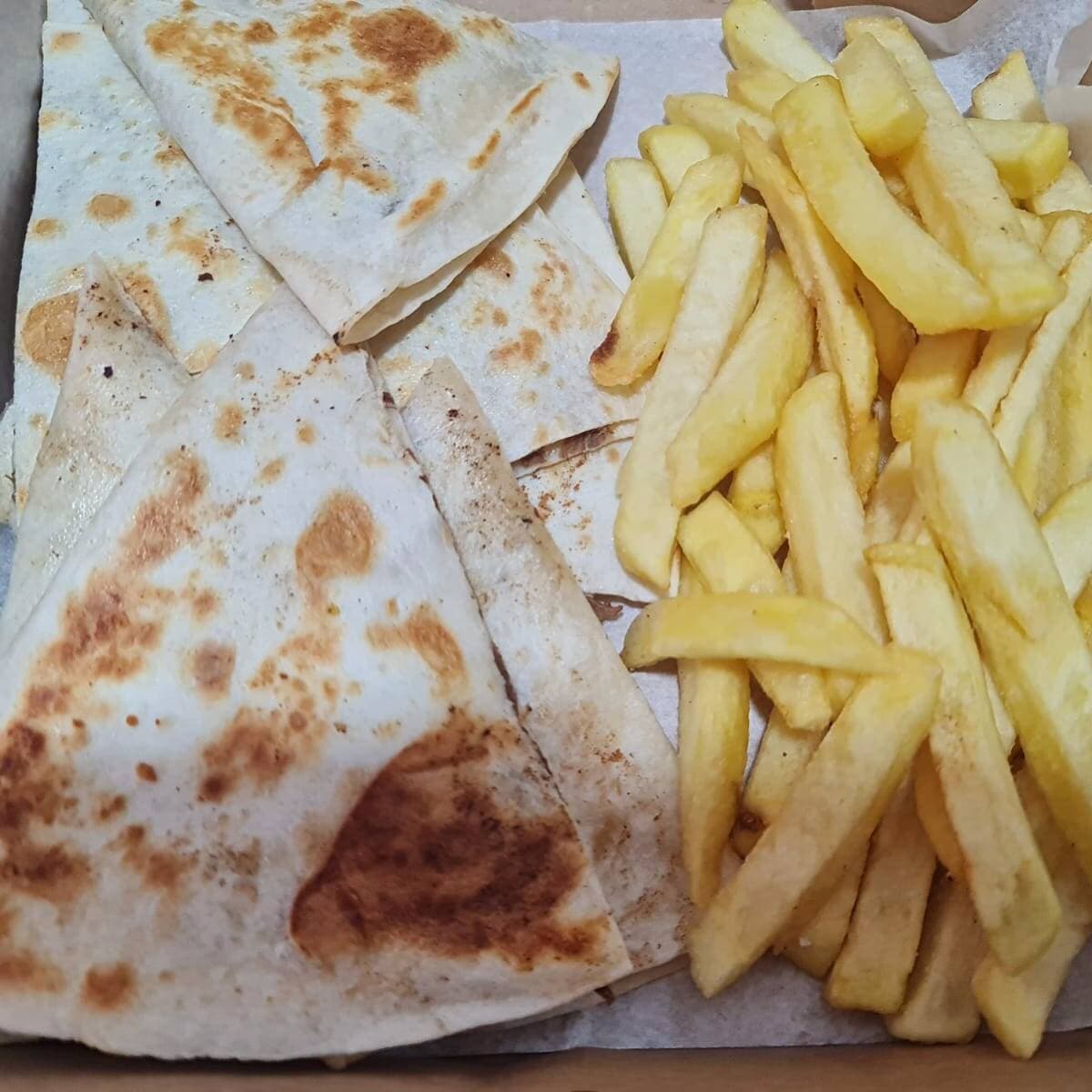 Quesadilla de Jamón y Queso con Papas