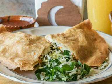 Molote de Quesillo