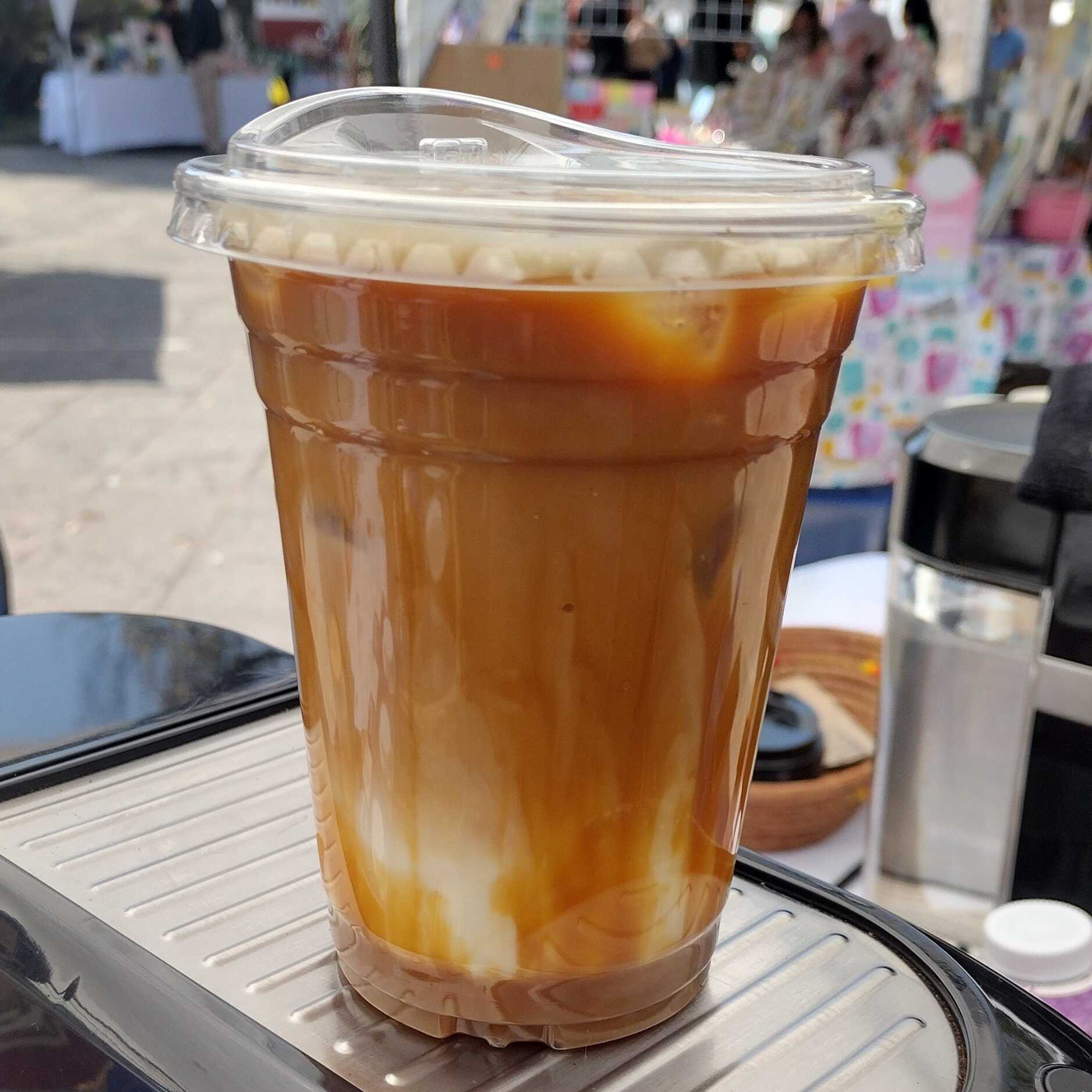 Café Latte Caramelo Helado 16 Oz