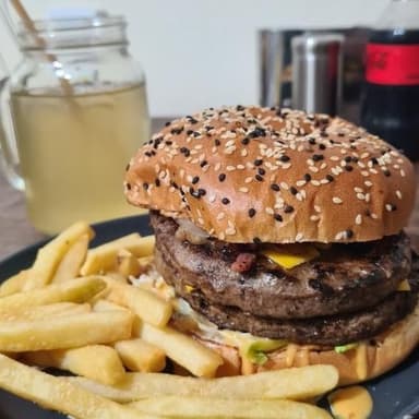 Hamburguesa Clásica de Res