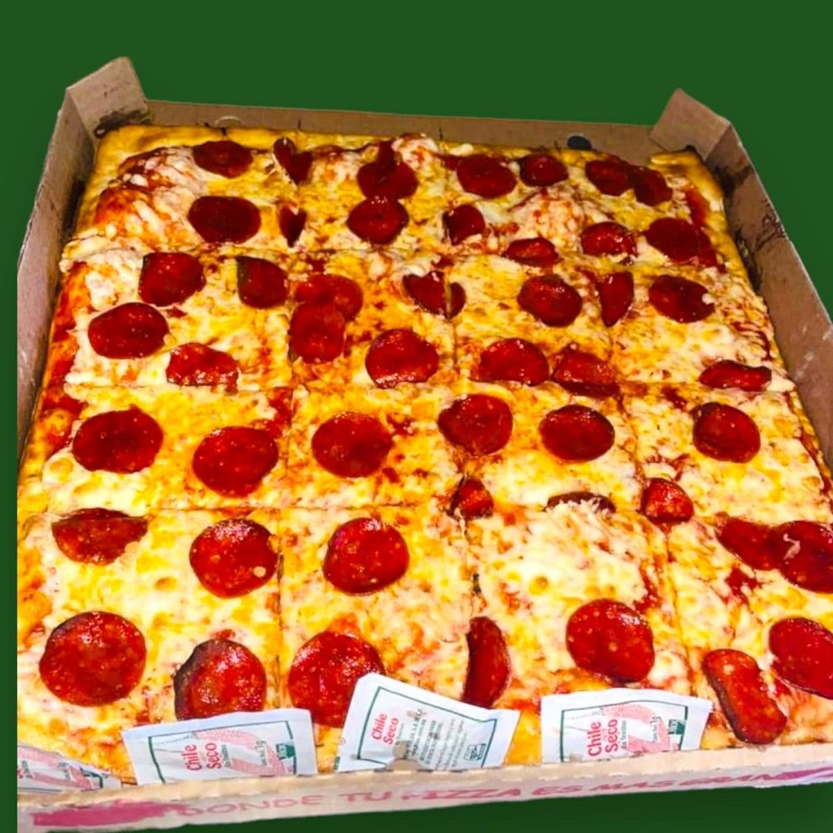 Pizza Extragrande Cuadrada de Peperoni