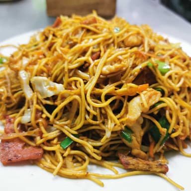 Chop Suey Seco con Pollo y Camarones