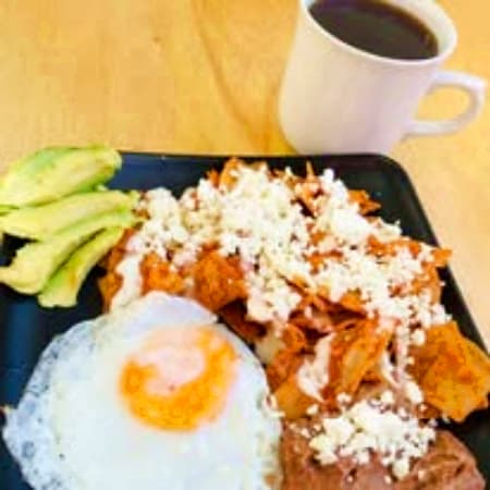 Chilaquiles con Huevo Estrellado