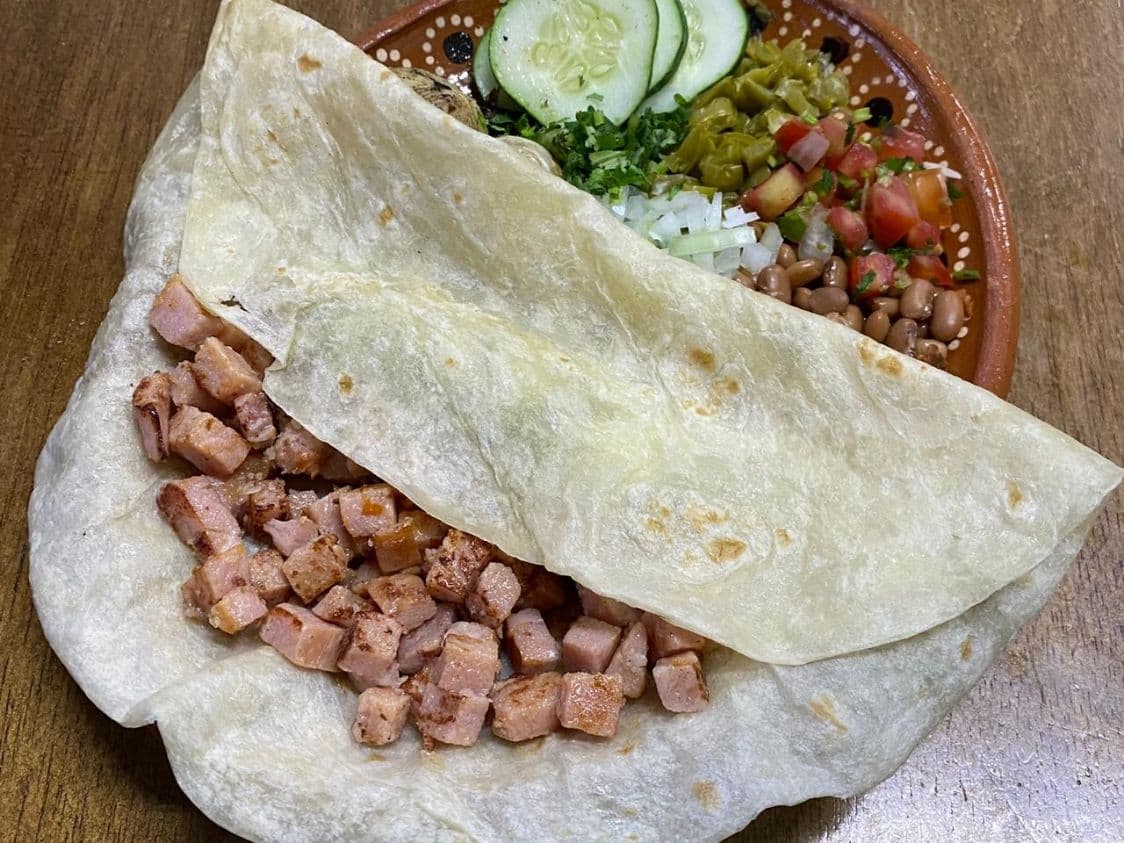 Quesadilla de Harina de Chuleta