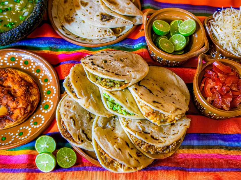 LAS PAISANAS (CHILAQUILES, GORDITAS Y MAS)