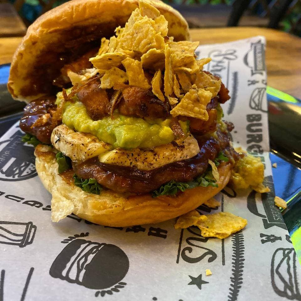 La Chingona + Porción de Papas