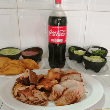 COMBO KILO CARNITAS + COCA COLA