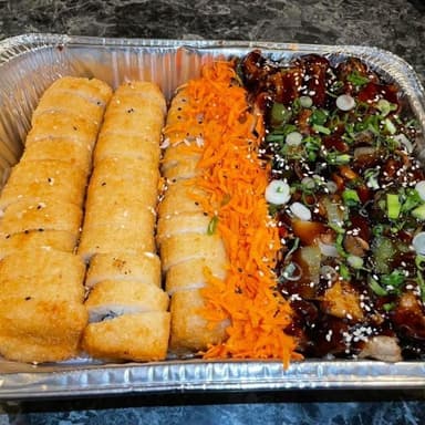 1 CHAROLA 3 ROLLOS Y TERIYAKI