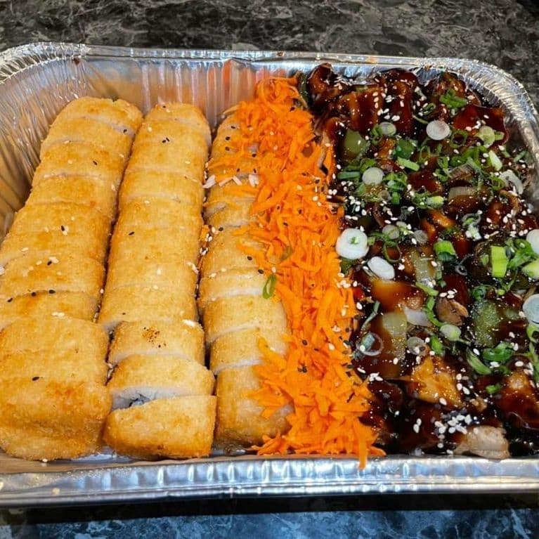 1 CHAROLA 3 ROLLOS Y TERIYAKI