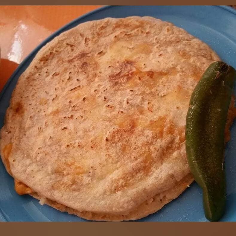 Gordita Guiso con Frijoles