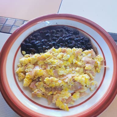 HUEVOS CON JAMON