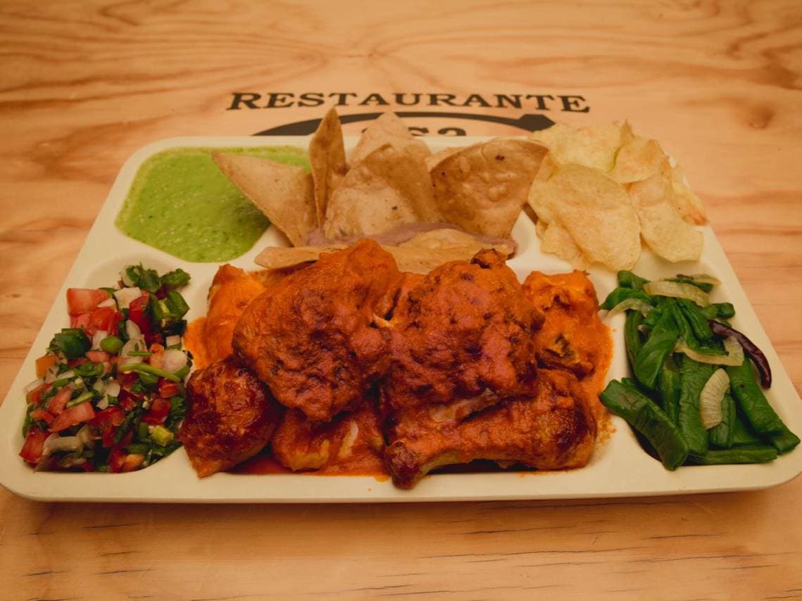 1 Pollo Rostizado en Salsa Preparado