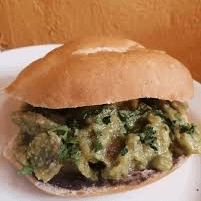 Torta de Chicharrón en Salsa Verde.