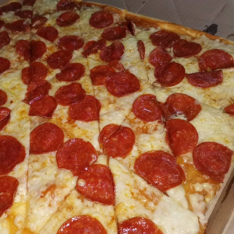 pizza 24 trozos peperonni media jumbo