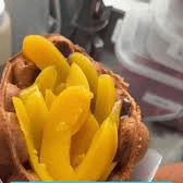 Bubble Waffles con Nutella y Durazno