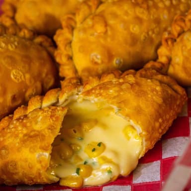1 Pieza Empanada de Queso con Elote