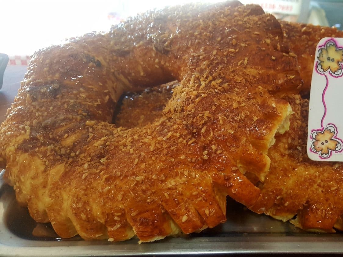 Corona Dulce Rellena de Dulce de Leche con Coco