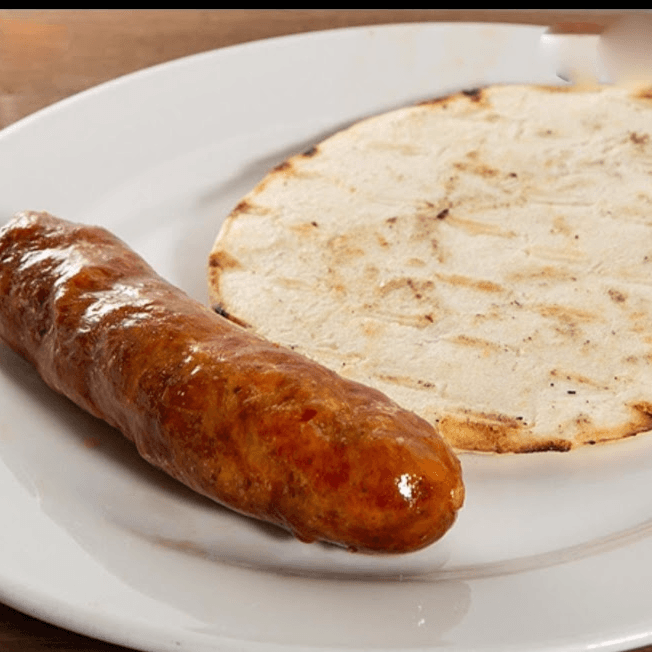 Chorizo con Arepa Antioqueña