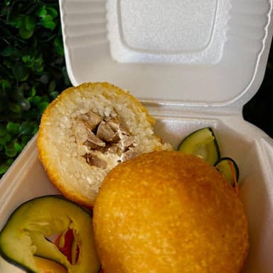 Sushi Bola de Pollo