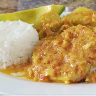 Bagre En Salsa + limonada (10 Oz)