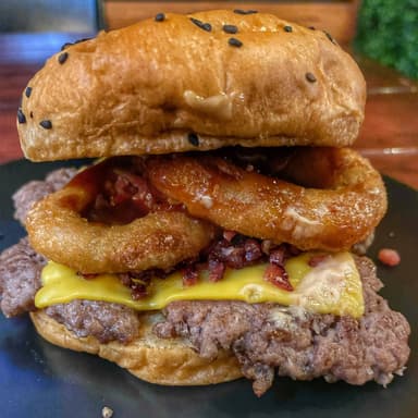 SMASHED ONION BBQ BURGER