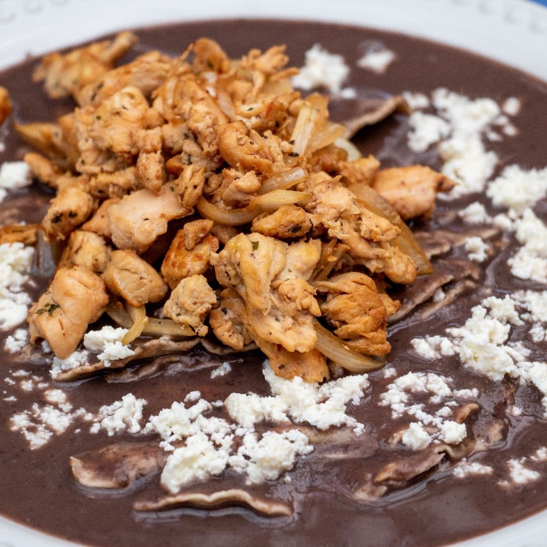 Enfrijoladas con Pollo