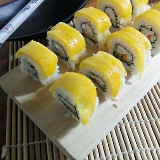Ebi-Mango (10 Rollitos)