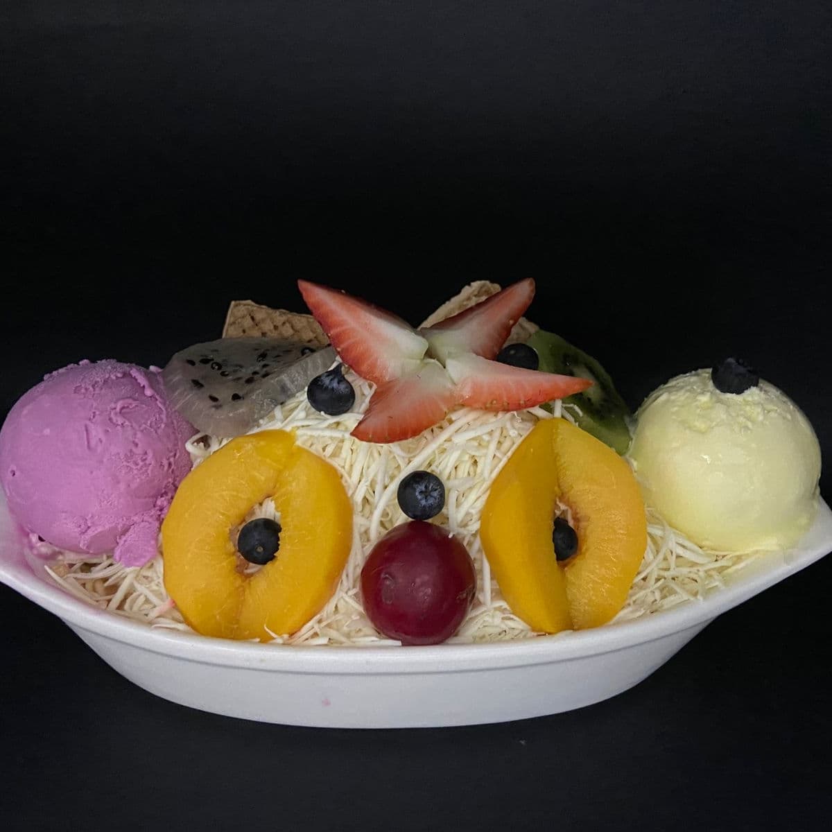 Ensalada más fresas con crema