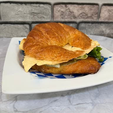 Croissant de Pechuga Asada