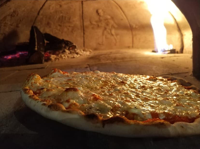 Madonna Mia Pizzería y Restaurante