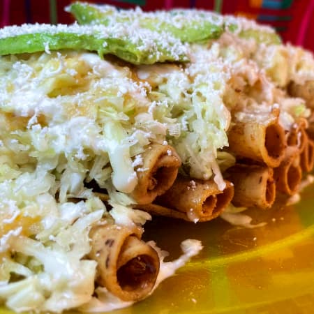 12 Flautas con Carne de Res Antojitos Mexicanos