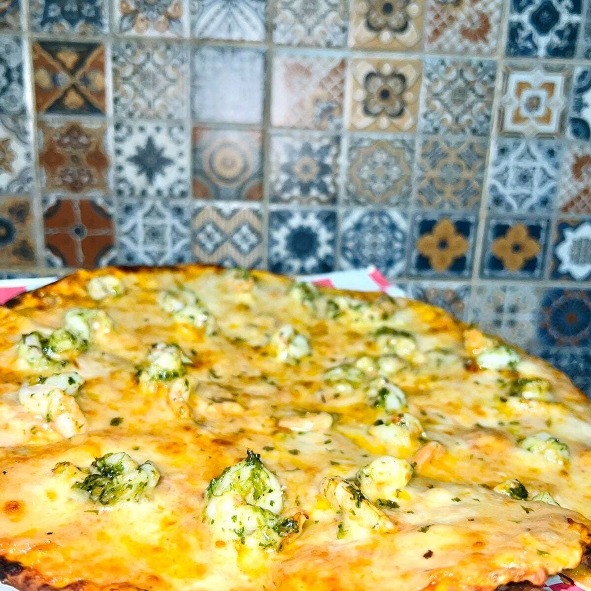 Pizza ¨Camarones Al Pesto¨