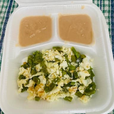 Huevos con Nopales