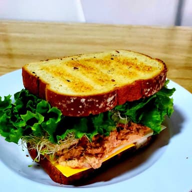 Sandwich Deep Ocean Tuna Fish. (Salado)