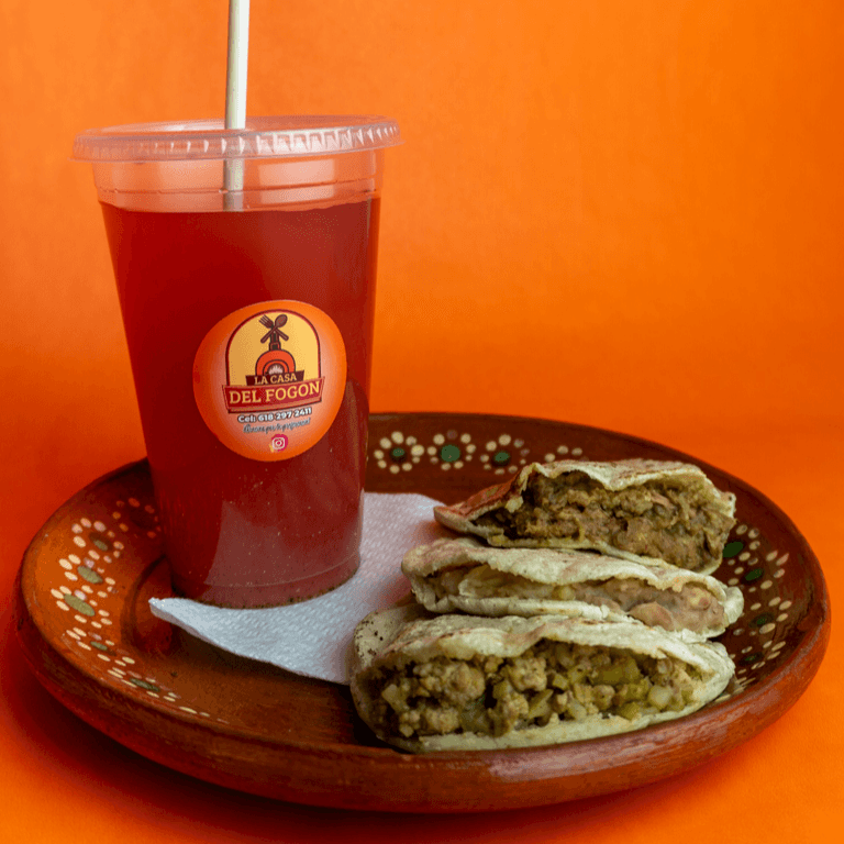 Fogombo 3 Gorditas + 1 Agua Fresca