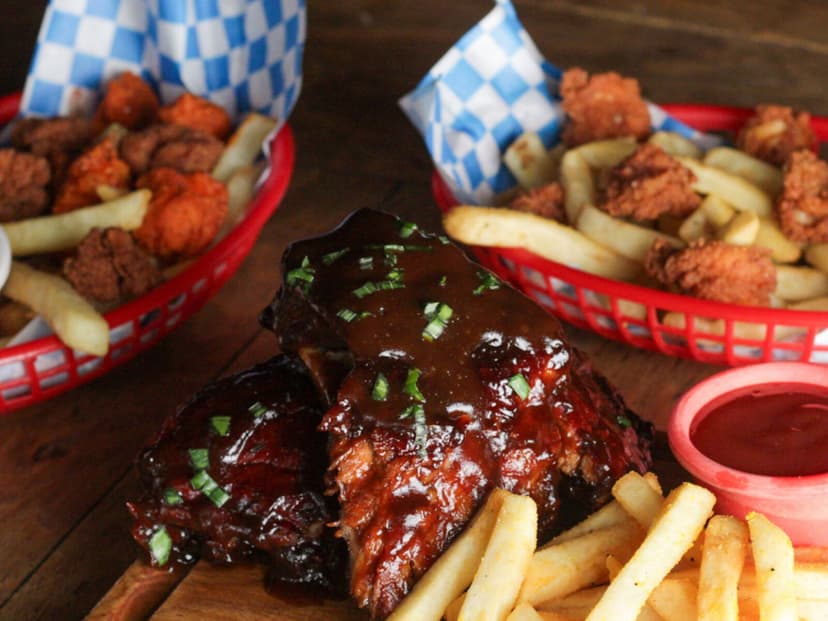 URBAN WINGS BAR BY MANHATTAN
