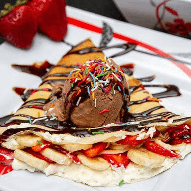 Mega Crepa de Fruta con Helado.