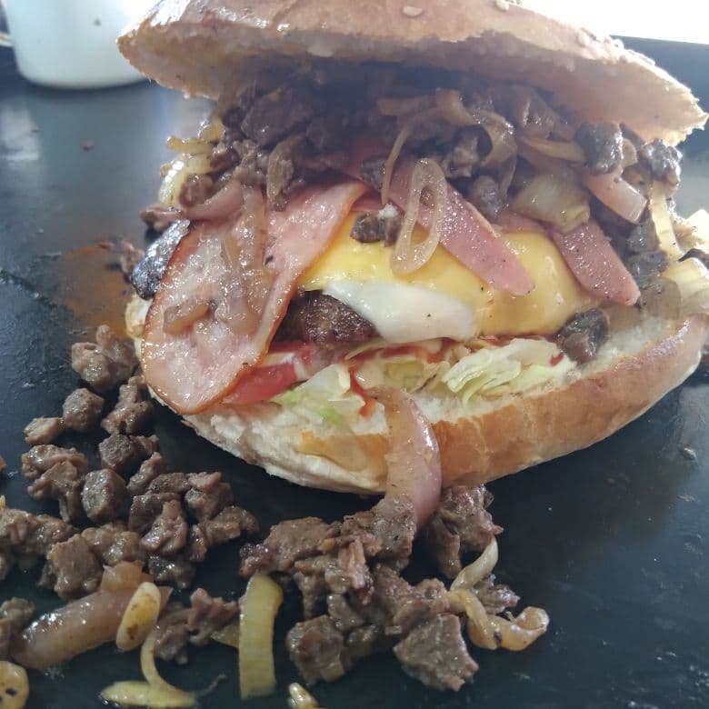 Hamburguesa Mega de Carne Asada