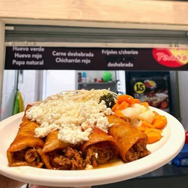 Taco Rojo papa con Chorizo