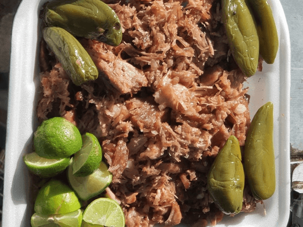 Combo-1 Kg Carnitas + 1/4 Kg Tembloroso y Bebida