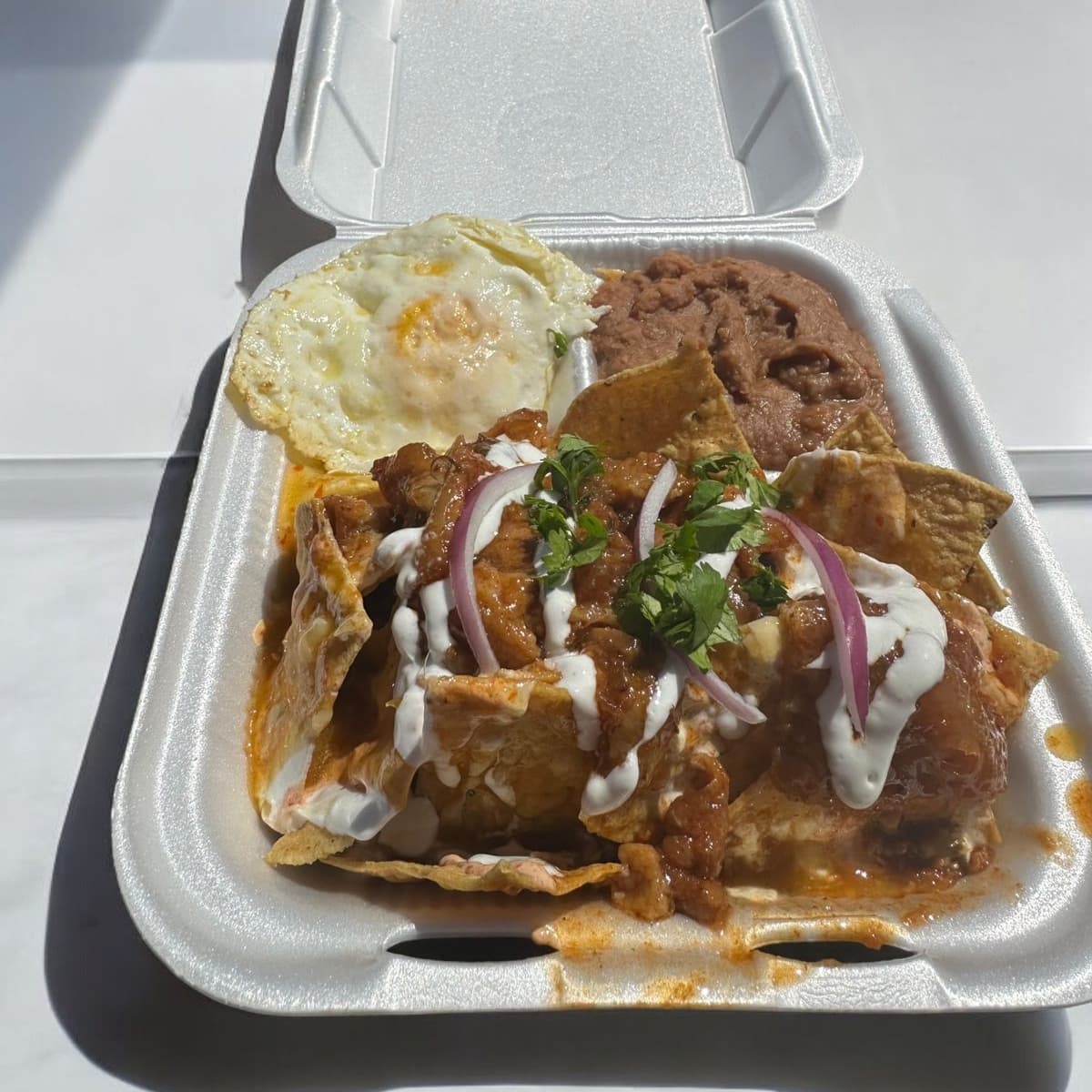 Chilaquiles Especiales con Chicharrón Verde