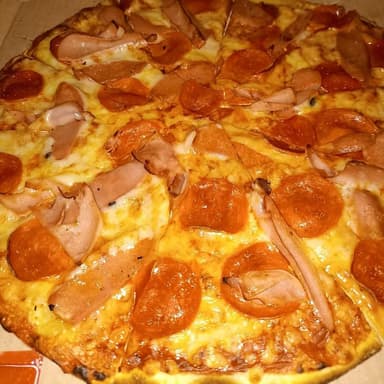 Pizza de Carnes Frias