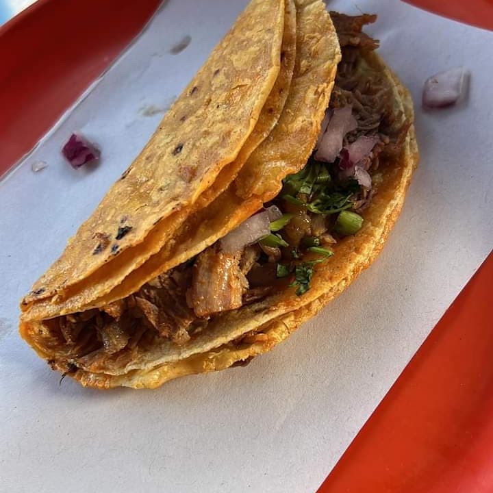 6 TACOS DE COCHINITA