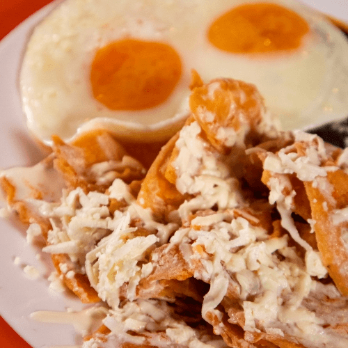 Chilaquiles con Huevito