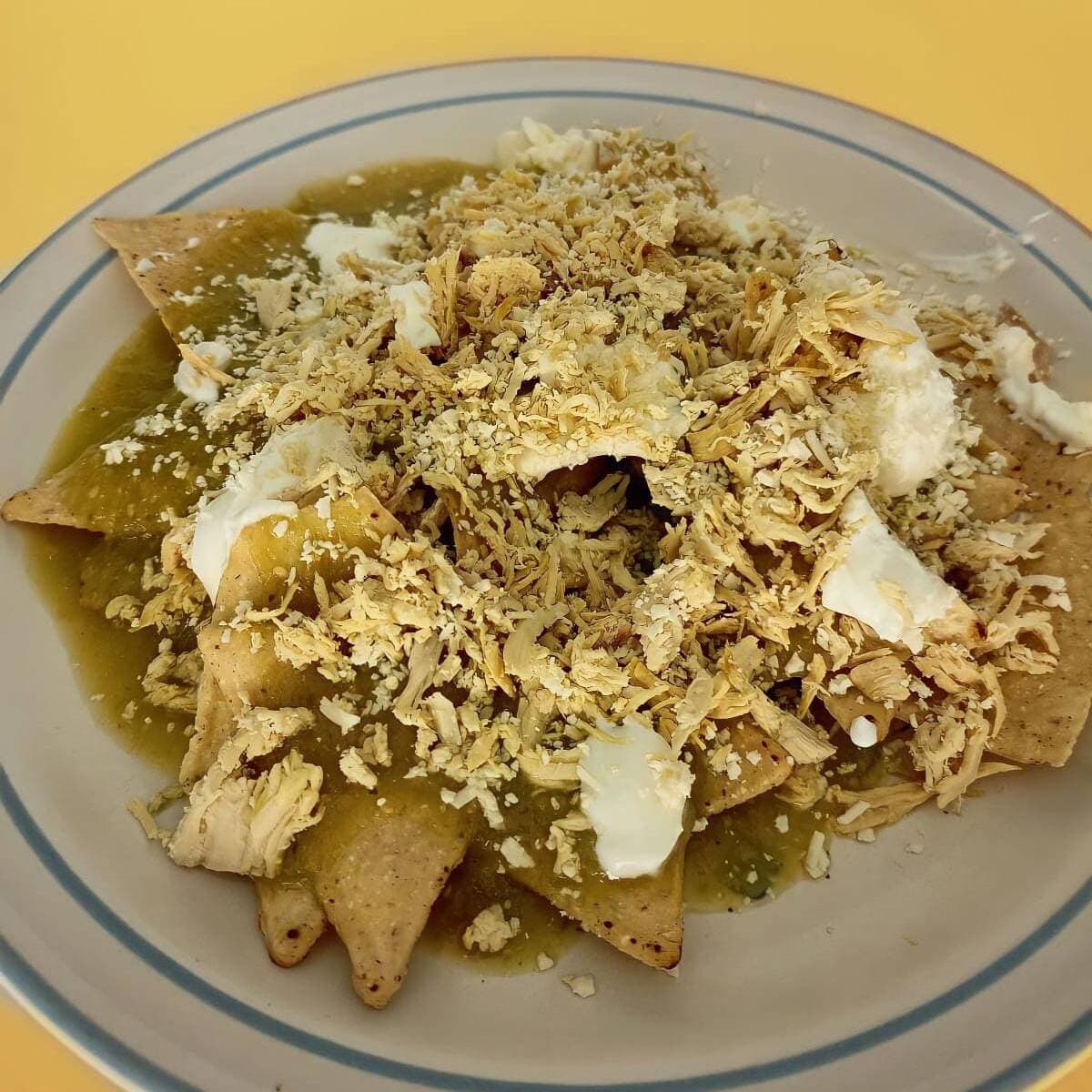 Chilaquiles con Pollo