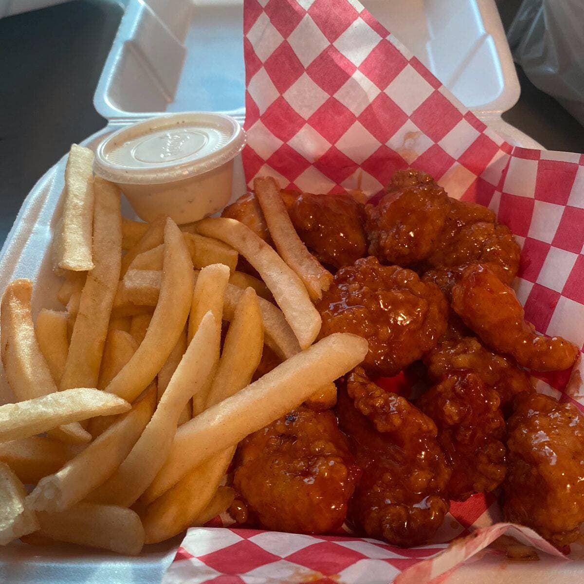 Boneless Habanero con Papas Fritas 10-11 Und