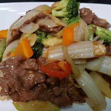 Lomito en Tiritas con Champiñones y Verduras