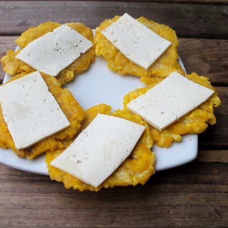 Patacones con Queso
