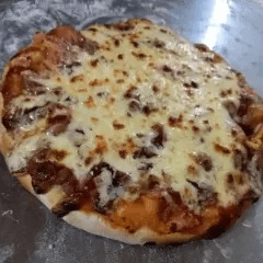 Combo Pizza 2x1 Mediana 8 Porciones + Bebida 1.5Lt